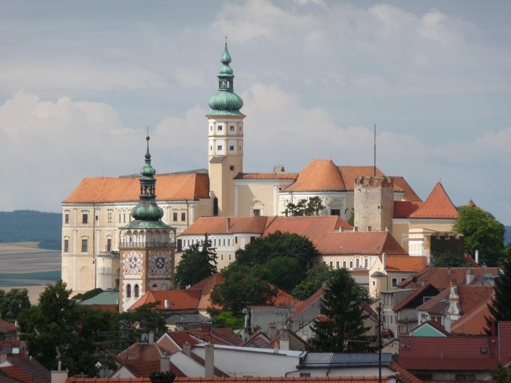 Pension Crhan Mikulov Exterior photo